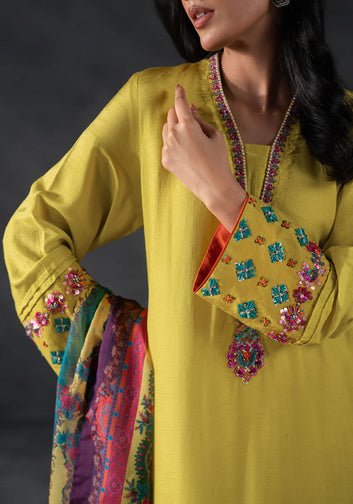Chic Yellow Glitz