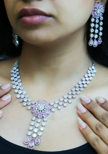 Necklace Se - Pink zircon flower set in diamonds