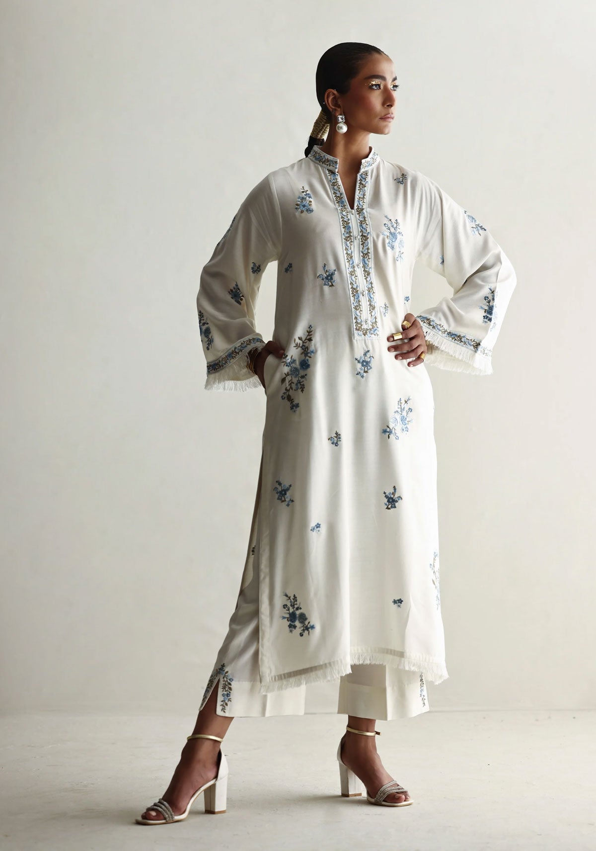 Blue Rose - Ivory