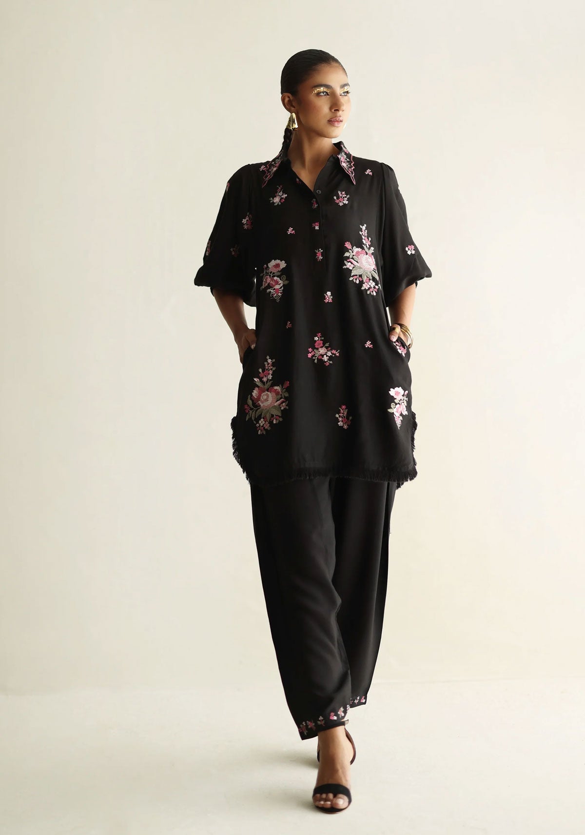 Inflorescence - Black Short