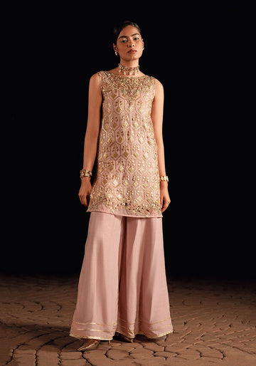 Tea Pink Sleeveless Short Shirt