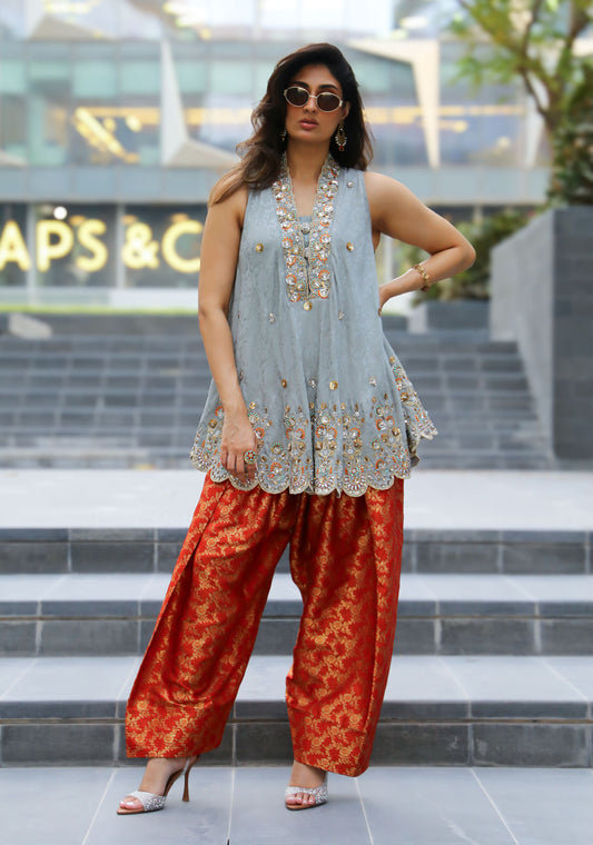 Porcelain Grey Jamawar Embellished Bias Cut Tunic With Trouser
