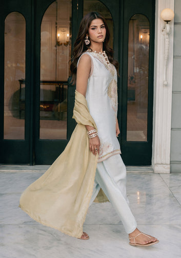 ISMIRA W/ SLEEVES