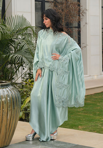 Eirine Cape Set