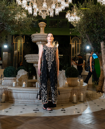Elegant Black Sleeveless Long Dress