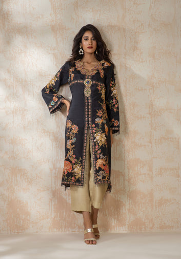 Beautiful Floral Print Straight Shirt Silhouette with Front Slit