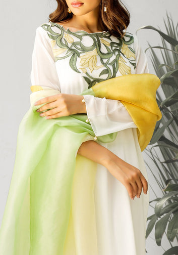 Belladonna-White tunic with yellow lily multi applique neckline (two piece set)